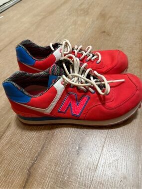 New Balance women’s Red & Blue Running Sneakers